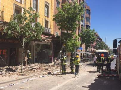 Caída de una cornisa de 10 metros.