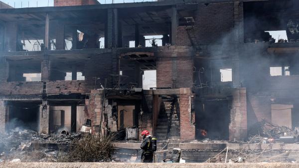 Incendio en un edificio 'okupa' en Ibiza Incendio en un edificio 'okupa' en Ibiza
