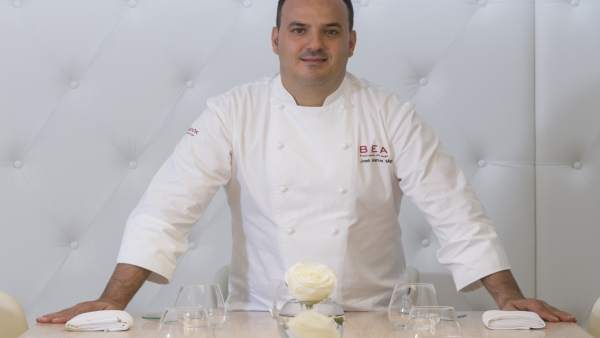 JOSE MANUEL MIGUEL, CHEF DE BEAT (CALPE), VIAJA A OMSK (RUSIA) PARA PARTICIPAR EN UN 'A CUATRO MANOS' CON SERGUÉI SAVINO JOSE MANUEL MIGUEL, CHEF DE BEAT (CALPE), VIAJA A OMSK (RUSIA) PARA PARTICIPAR EN UN 'A CUATRO MANOS' CON SERGUÉI SAVINO