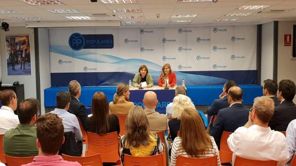 El PP confirma a Bonig como síndica del Grupo Popular en Les Corts y propone a Jorge Bellver para la Mesa El PP confirma a Bonig como síndica del Grupo Popular en Les Corts y propone a Jorge Bellver para la Mesa