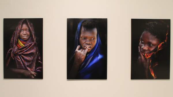 Zaragoza.- La DPZ expone en la sala 4º Espacio la muestra fotográfica de Eduardo Forcada 'Amaisan-Sonrisas africanas' Zaragoza.- La DPZ expone en la sala 4º Espacio la muestra fotográfica de Eduardo Forcada 'Amaisan-Sonrisas africanas'