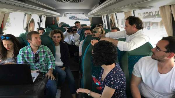 26M.- PP C-LM Cambia La 'Paconeta' Y Núñez Y Montserrat Estrenan El Nuevo Autobús Hablando De Fútbol Con Los Periodistas 26M.- PP C-LM Cambia La 'Paconeta' Y Núñez Y Montserrat Estrenan El Nuevo Autobús Hablando De Fútbol Con Los Periodistas