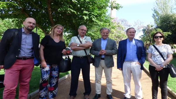 Córdoba.- 26M.- El PP plantea medidas para Huerta de la Reina ante 'la falta de atención injustificable' Córdoba.- 26M.- El PP plantea medidas para Huerta de la Reina ante 'la falta de atención injustificable'