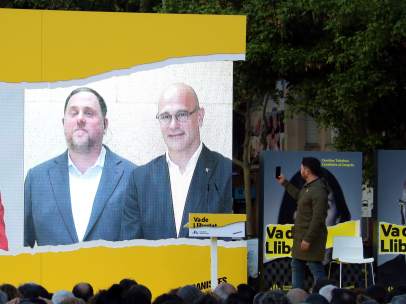 Intervención en un mitin de Girona de Junqueras y Romeva.