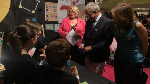 Sevilla.- Más de 6.000 estudiantes divulgan sus trabajos y experimentos en la mayor Feria de la Ciencia de España Sevilla.- Más de 6.000 estudiantes divulgan sus trabajos y experimentos en la mayor Feria de la Ciencia de España