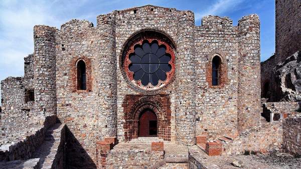 Uclés, Alarcón, Carrión y Aldea del Rey conservan aún edificios históricos de las órdenes de Santiago y Calatrava Uclés, Alarcón, Carrión y Aldea del Rey conservan aún edificios históricos de las órdenes de Santiago y Calatrava
