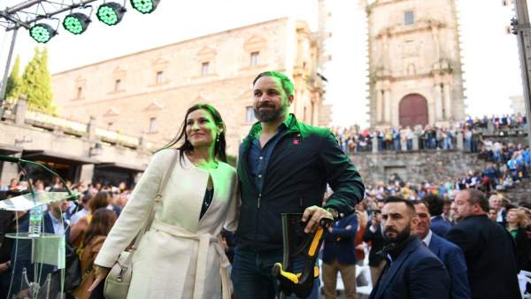 26M.- Vox Llena La Plaza De San Jorge En Cáceres En Un Acto Con Santiago Abascal, Al Que Nevado Compara Con El Patrón 26M.- Vox Llena La Plaza De San Jorge En Cáceres En Un Acto Con Santiago Abascal, Al Que Nevado Compara Con El Patrón
