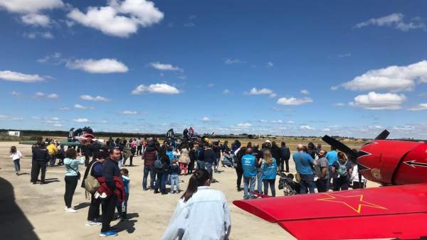 Aviación Sin Fronteras celebra su XX aniversario junto a colectivos con capacidades diferentes en Aeródromo Casarrubios Aviación Sin Fronteras celebra su XX aniversario junto a colectivos con capacidades diferentes en Aeródromo Casarrubios