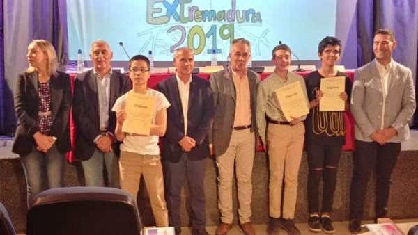 Tres alumnos de Secundaria de Plasencia, Badajoz y Mérida representarán a la región en la Olimpiada Matemática Nacional Tres alumnos de Secundaria de Plasencia, Badajoz y Mérida representarán a la región en la Olimpiada Matemática Nacional