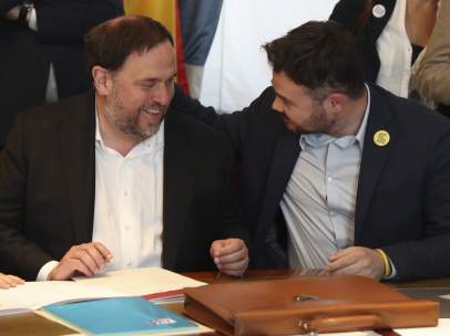 Junqueras firma su acta de diputado