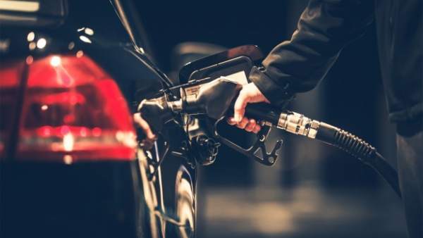 ¿Cómo ahorrar en combustible? 10 trucos para una conducción eficiente ¿Cómo ahorrar en combustible? 10 trucos para una conducción eficiente