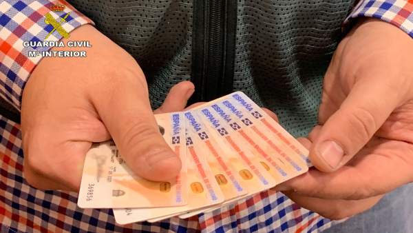 Sucesos.- Guardia Civil detiene e investiga en Jumilla a cuatro menores por falsificar su DNI Sucesos.- Guardia Civil detiene e investiga en Jumilla a cuatro menores por falsificar su DNI