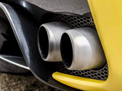 Emisiones CO2 de los coches: ¿cuál es la solución para reducirlas?