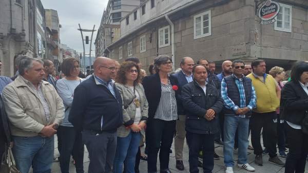 O Porriño se concentra en rechazo al ataque de 'un grupo mafioso' a sus vecinos gitanos zamoranos O Porriño se concentra en rechazo al ataque de 'un grupo mafioso' a sus vecinos gitanos zamoranos