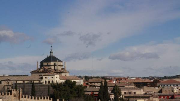 Toledo, Cielo, Nubes dispersas, Edificios, Fachadas, Tiempo Toledo, Cielo, Nubes dispersas, Edificios, Fachadas, Tiempo
