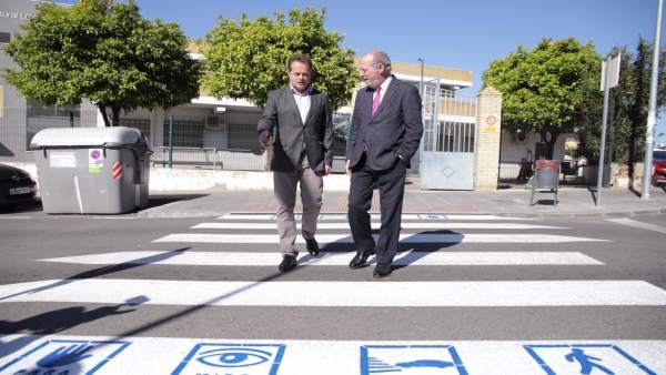 Sevilla.- Villalobos y Conde supervisan las actuaciones impulsadas en Mairena durante el mandato Sevilla.- Villalobos y Conde supervisan las actuaciones impulsadas en Mairena durante el mandato