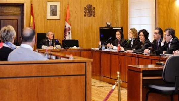 Trib.-Las partes en el crimen de Sara recibirán mañana el objeto del veredicto para perfilar el cuestionario definitivo Trib.-Las partes en el crimen de Sara recibirán mañana el objeto del veredicto para perfilar el cuestionario definitivo
