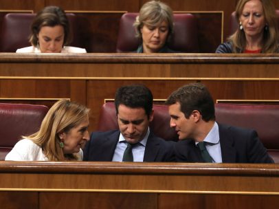 Casado, Egea y Pastor, en sus escaños