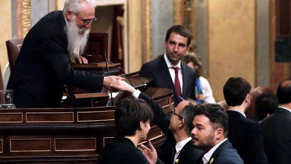 El presidente de la Mesa de Edad, el socialista burgalés Agustín Zamarrón. El presidente de la Mesa de Edad, el socialista burgalés Agustín Zamarrón.