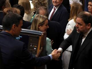 Sánchez saluda a Junqueras