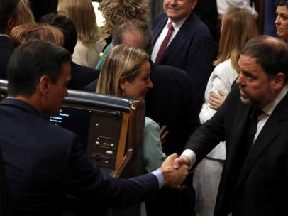 Sánchez saluda a Junqueras