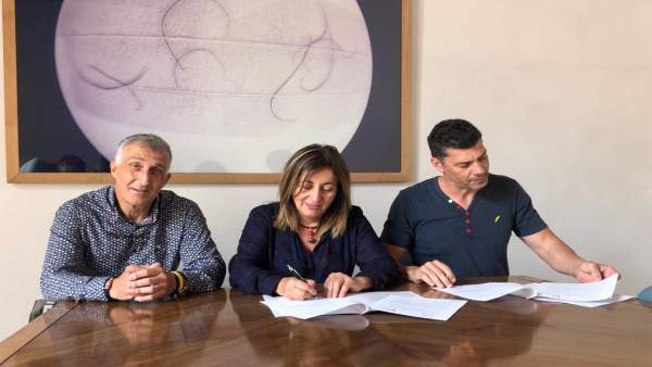 El Govern firma un convenio con la Federación de Deportes Adaptados para adquirir sillas de ruedas multideportivas El Govern firma un convenio con la Federación de Deportes Adaptados para adquirir sillas de ruedas multideportivas