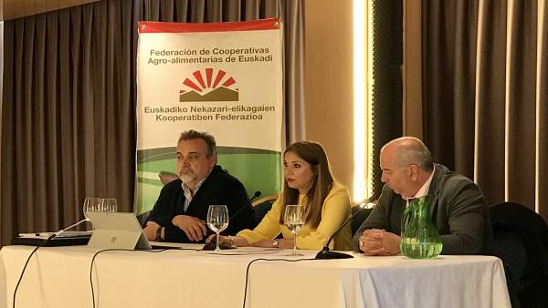San José espera que la Ley vasca de Cooperativas 'fructifique en un gran acuerdo' de todos los grupos parlamentarios San José espera que la Ley vasca de Cooperativas 'fructifique en un gran acuerdo' de todos los grupos parlamentarios