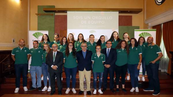 Málaga.- Unicaja.- Medel felicita al Unicaja femenino de baloncesto por su ascenso: 'Ha sido un triunfo muy sacrificado' Málaga.- Unicaja.- Medel felicita al Unicaja femenino de baloncesto por su ascenso: 'Ha sido un triunfo muy sacrificado'