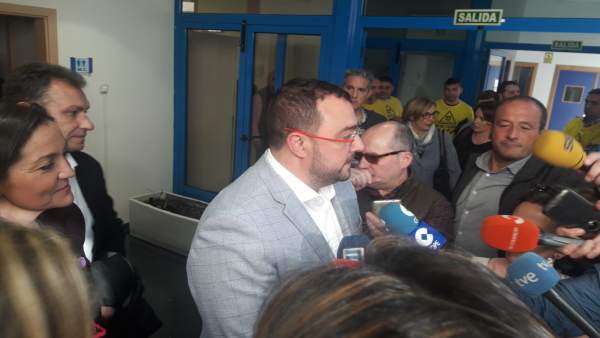 La Ministra de Industria Reyes Maroto confirma que 'el estatuto llegará a tiempo, tendremos estatuto' La Ministra de Industria Reyes Maroto confirma que 'el estatuto llegará a tiempo, tendremos estatuto'
