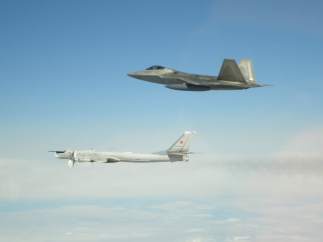 Aviones militares rusos interceptados por EE UU