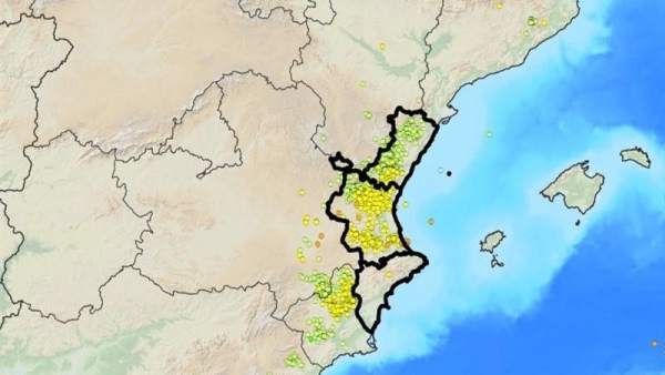 Más de 1.750 descargas de rayos caen el martes en la Comunitat, la mayoría en Castellón Más de 1.750 descargas de rayos caen el martes en la Comunitat, la mayoría en Castellón