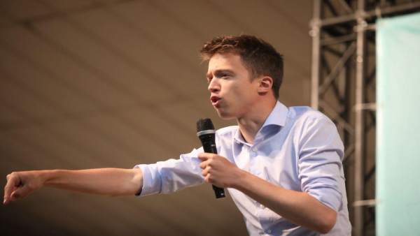 26M.- Errejón dice que Cs es 'sectario y tiene la mente estrecha': 'Votar a Cs es votar a Vox' 26M.- Errejón dice que Cs es 'sectario y tiene la mente estrecha': 'Votar a Cs es votar a Vox'