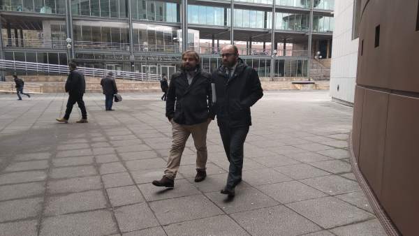 Ripa replica a Mallada que desde que Podemos empezó a denunciar la corrupción 'la gente del PP y PSOE está muy nerviosa' Ripa replica a Mallada que desde que Podemos empezó a denunciar la corrupción 'la gente del PP y PSOE está muy nerviosa'