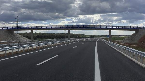 Fomento abrirá el último día de campaña el tramo de la A-11 entre La Mallona y Venta Nueva (Soria) Fomento abrirá el último día de campaña el tramo de la A-11 entre La Mallona y Venta Nueva (Soria)