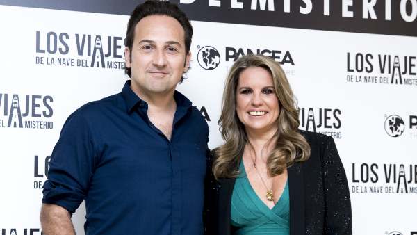 IKER JIMÉNEZ Y CARMEN PORTER IKER JIMÉNEZ Y CARMEN PORTER