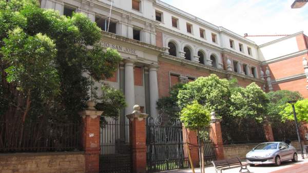 Fachada del antiguo colegio Maristas Fachada del antiguo colegio Maristas