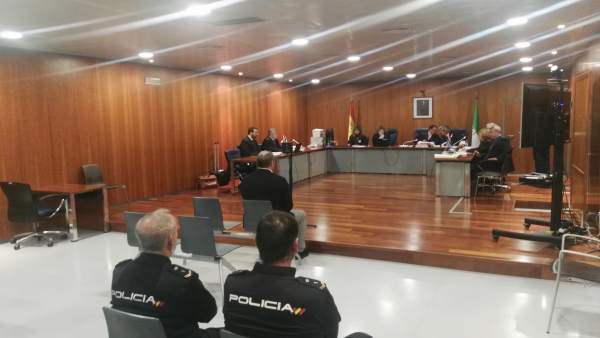 Juicio en Málaga al entrenador por abusos a menores Juicio en Málaga al entrenador por abusos a menores