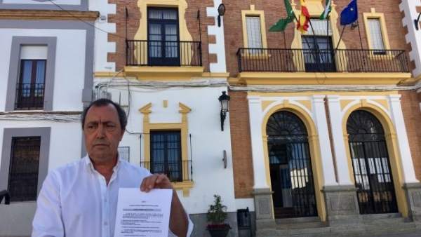 Huelva.- El PSOE de Valverde pide explicaciones a Cayuela tras una querella por contratos taurinos realizados desde 2012 Huelva.- El PSOE de Valverde pide explicaciones a Cayuela tras una querella por contratos taurinos realizados desde 2012