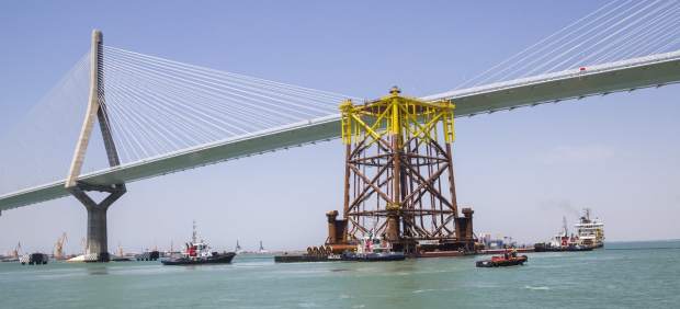 Cádiz.-Puertos.- El puerto de Cádiz presenta su potencialidad en el transporte de cargas especiales ante operadores
