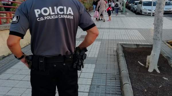 Agente de la Policía Canaria Agente de la Policía Canaria