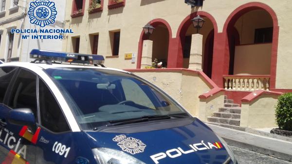Sucesos.- Detenido tras ser sorprendido robando cerca de una comisaría en La Palma Sucesos.- Detenido tras ser sorprendido robando cerca de una comisaría en La Palma