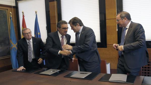 Firma del convenio entre el Sespa y la Fundación Amancio Ortega Firma del convenio entre el Sespa y la Fundación Amancio Ortega