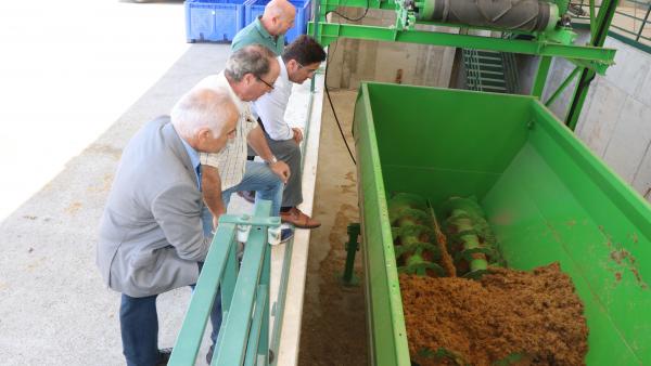 Almería.-Frutilados entra en marcha con las primeras pruebas de transformación de restos vegetales en pienso para ganado Almería.-Frutilados entra en marcha con las primeras pruebas de transformación de restos vegetales en pienso para ganado