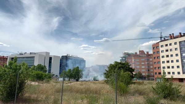 Sucesos.- Los Bomberos de Valladolid sofocan un pequeño incendio en un solar sin uso en el A.P.E de Ariza Sucesos.- Los Bomberos de Valladolid sofocan un pequeño incendio en un solar sin uso en el A.P.E de Ariza