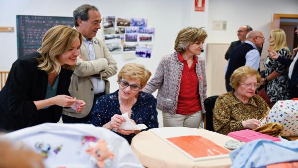 Carcedo subraya el compromiso del PSOE con la atención a los mayores, 'muy deteriorada tras los años de recortes del PP' Carcedo subraya el compromiso del PSOE con la atención a los mayores, 'muy deteriorada tras los años de recortes del PP'