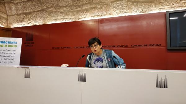 Aros, zancos, brilé y noche zombi, para celebrar el Día Internacional del Juego en Santiago Aros, zancos, brilé y noche zombi, para celebrar el Día Internacional del Juego en Santiago