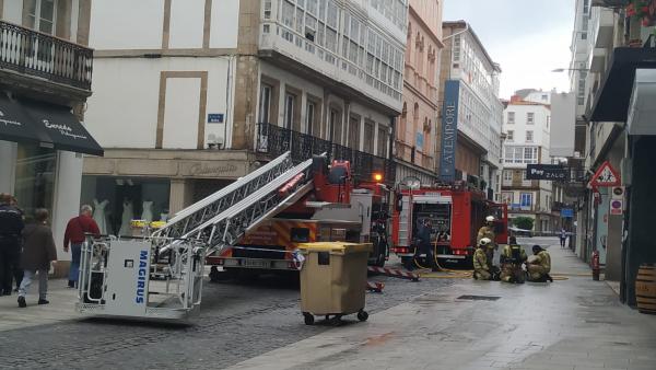 Registrado un incendio sin heridos en un quinto piso de la calle San Andrés, en A Coruña Registrado un incendio sin heridos en un quinto piso de la calle San Andrés, en A Coruña