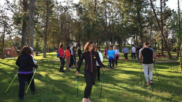 Prueba piloto para conocer los beneficios de la marcha nórdica en la salud Prueba piloto para conocer los beneficios de la marcha nórdica en la salud
