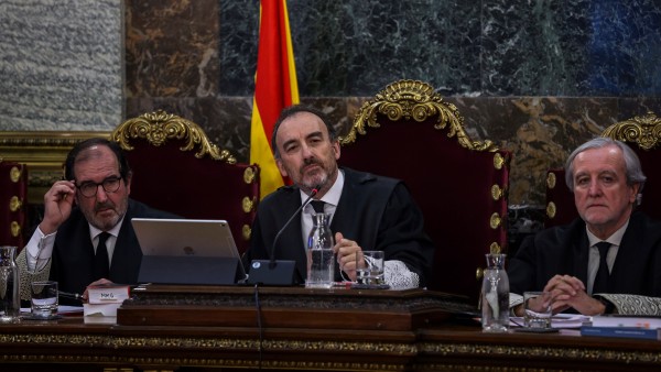 Procés.- El judici s'interromp uns minuts per la indisposició d'un funcionari Procés.- El judici s'interromp uns minuts per la indisposició d'un funcionari