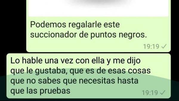 Captura de pantalla del grupo de WhatsApp "Regalo Rosa" Captura de pantalla del grupo de WhatsApp "Regalo Rosa"